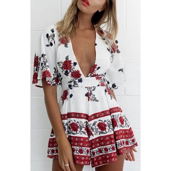 HAUTE ROUGE Short Sleeve Deep V Short Romper Ivory with Red Floral Size M - Picture 8 of 8